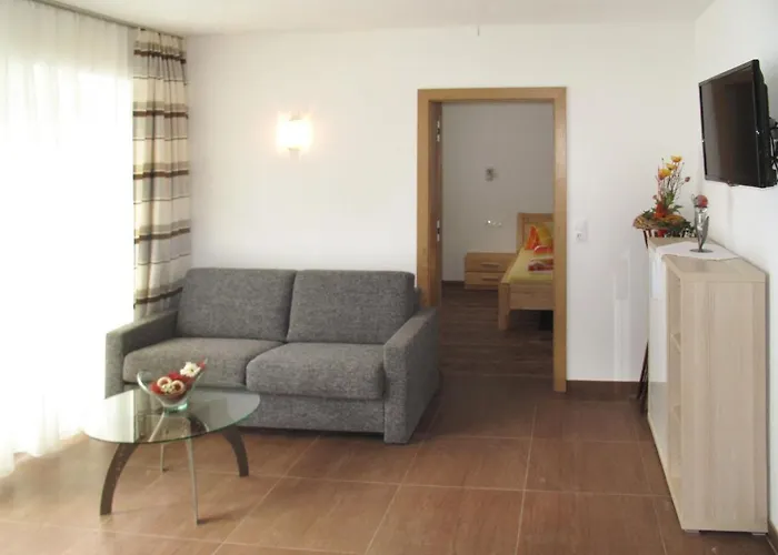 Leonie By Interhome Apartmán